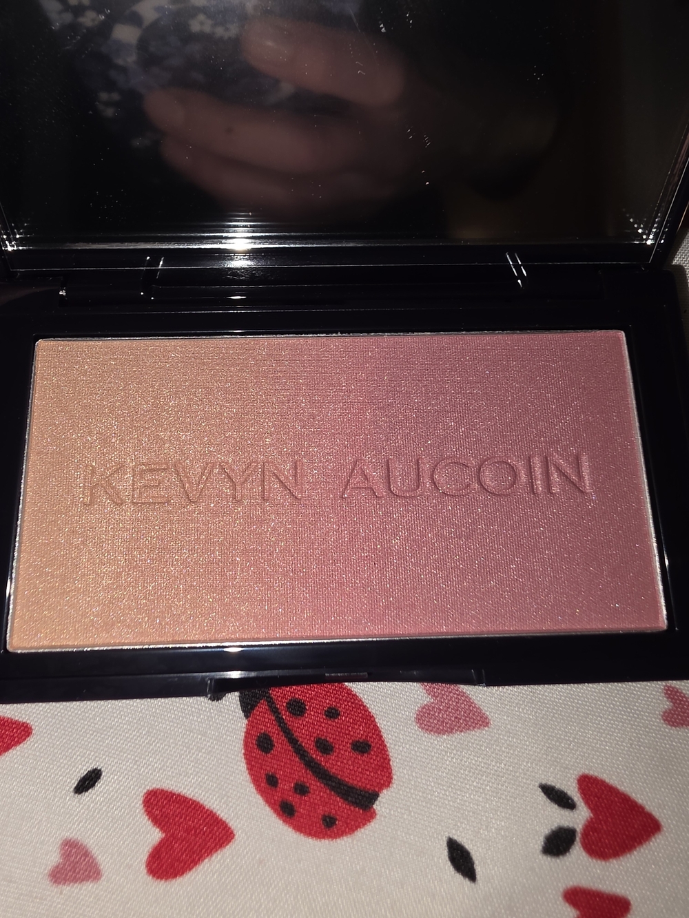 Kevyn Aucoin Peach to Pink gradient shimmer Blush Duo in Rose Cliff